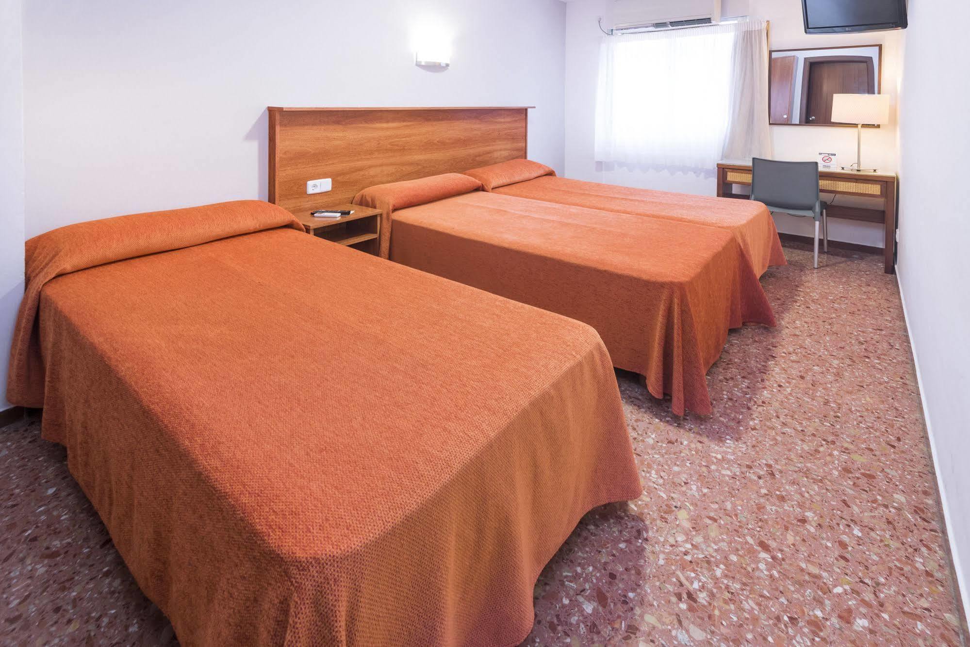 Hotel Catalunya Express Tarragona Exterior foto
